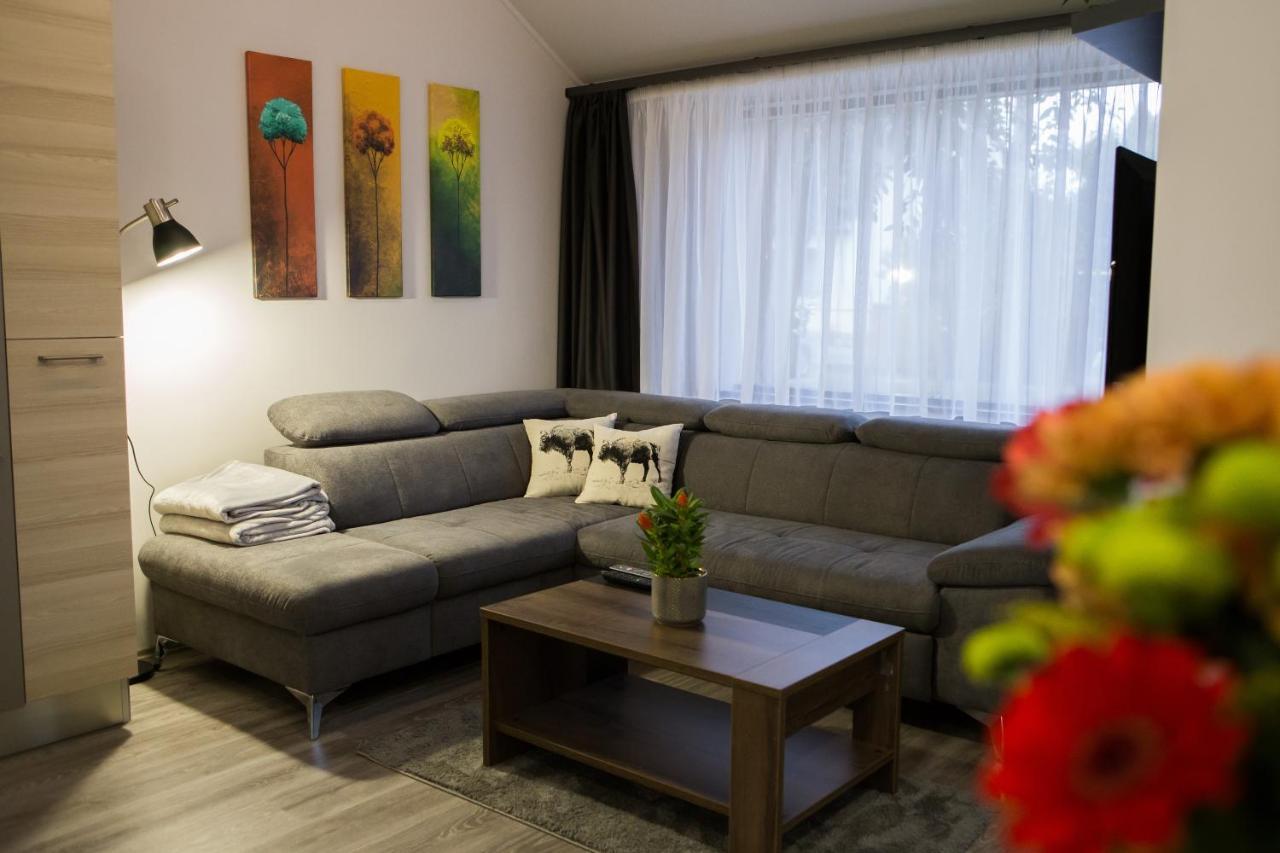 Kikelet Apartman Apartment Szombathely Exterior photo